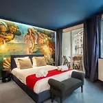 Arc De Triomphe Romantic Suite Jacuzzi Saphir