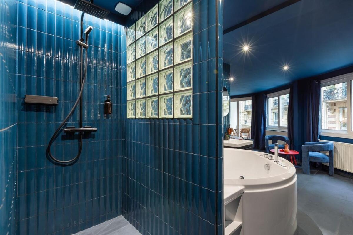Arc De Triomphe Romantic Jacuzzi Saphir *